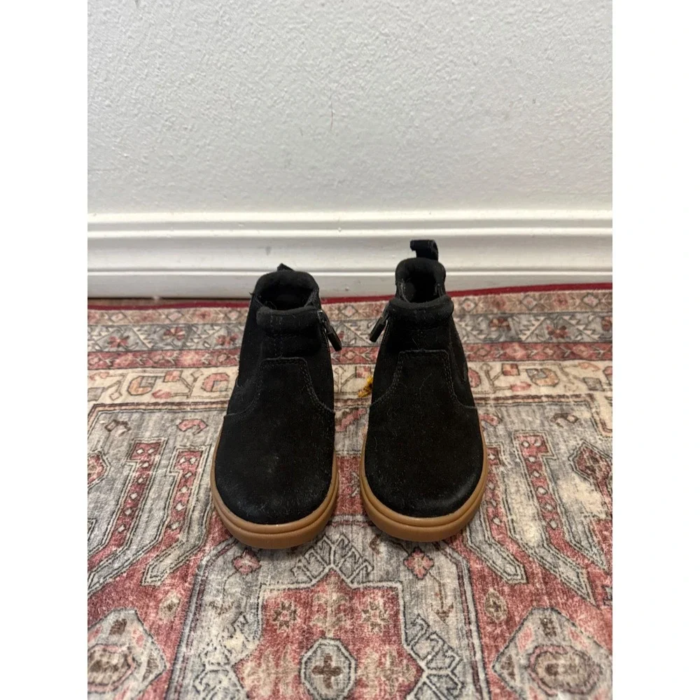 UGG Toddler Rennon II Black Suede Gum Sole Zip Ankle Boots 1112269T Size 9T‎